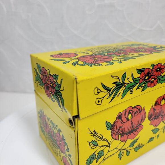 Vintage Syndicate Mfg Recipe Box Yellow Red Floral Metal Tin with Divider Cards - Picture 2 of 16